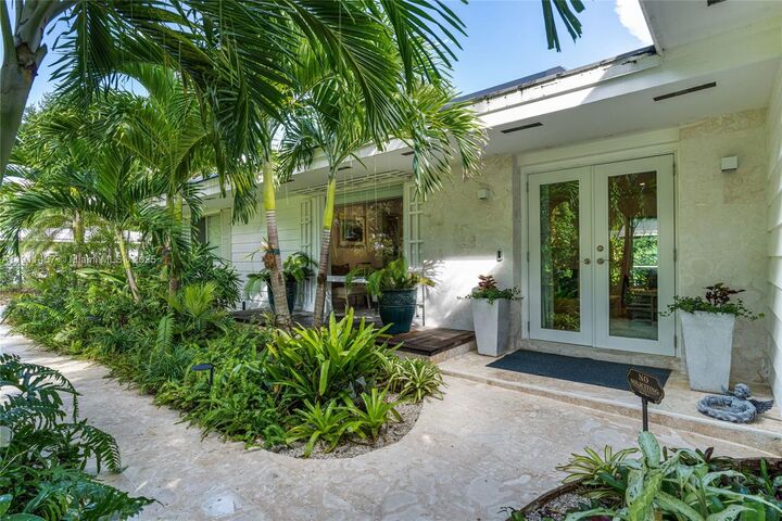 14941 SW 69th Ct  Palmetto Bay FL 33158 photo