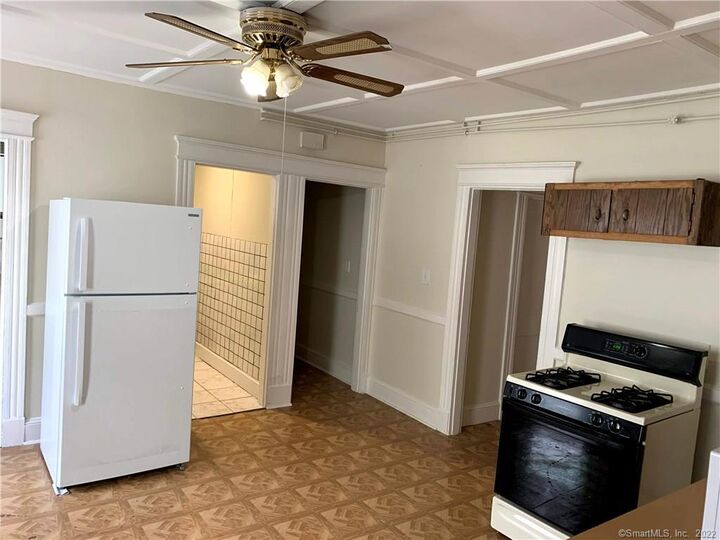 Property Photo:  225 Robbins Street 3  CT 06708 