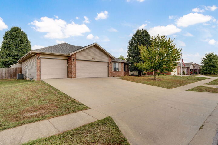 Property Photo: 4407 W Nicholas Street MO 65802