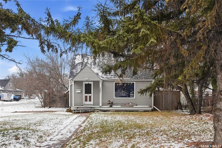 Photo de la propriété:  1401 2nd Avenue N  SK S7K 2E7 