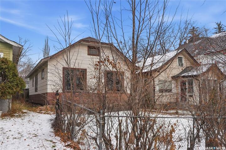 Photo de la propriété:  414 26th Street W  SK S7L 0H9 