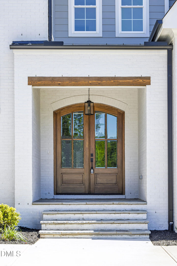 Property Photo:  300 Meadow Walk Drive  NC 27526 