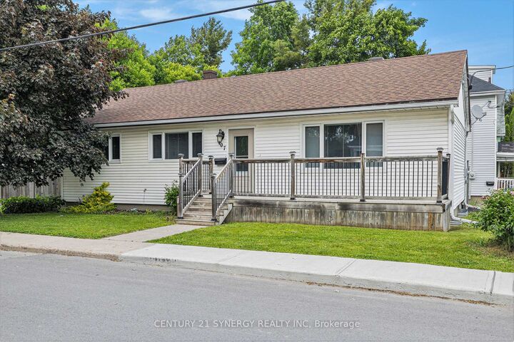 Property Photo:  107 Mary Street  ON K7S 1E7 