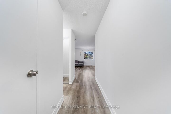 Property Photo:  1030 Falgarwood Drive 71  ON L6H 2P5 