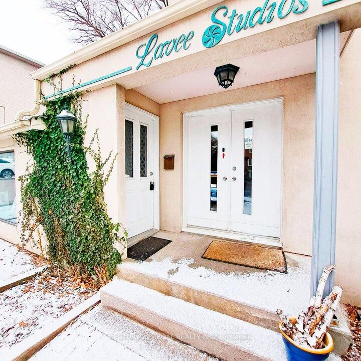 Property Photo:  119 Sheppard Avenue W Second Floor  ON M2N 1M7 