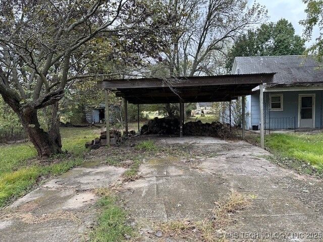 Property Photo:  900 S Mabel Avenue  OK 74467 