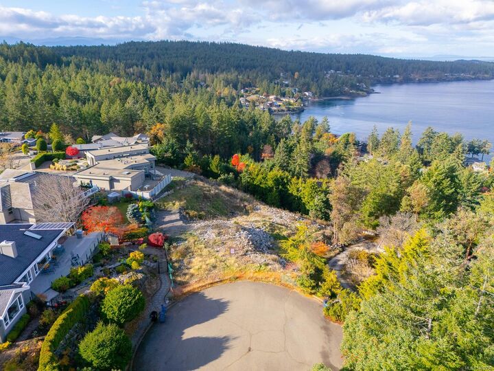 Property Photo:  1929 Highland Rd  BC V9P 9H6 
