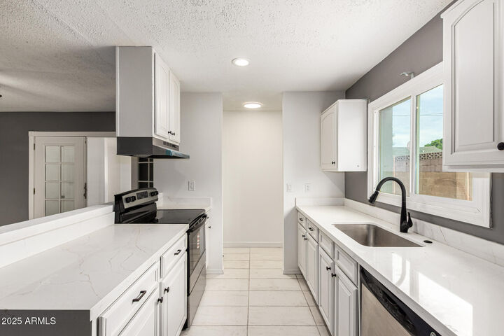 Property Photo:  4310 W Rose Lane  AZ 85301 