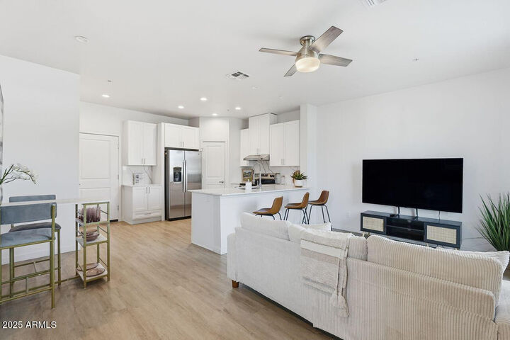 Property Photo:  7959 N 53rd Avenue Ofc  AZ 85301 