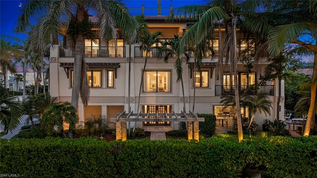 Property Photo: 1441 Gulf Shore Blvd S FL 34102
