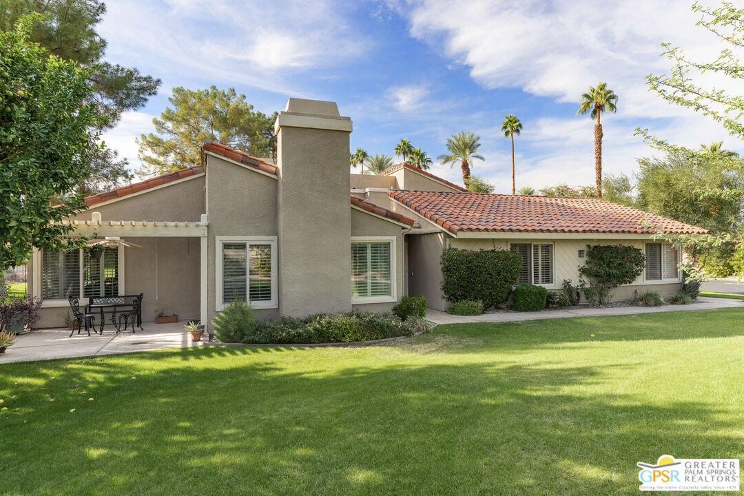 Property Photo: 89 Tennis Club Dr CA 92270
