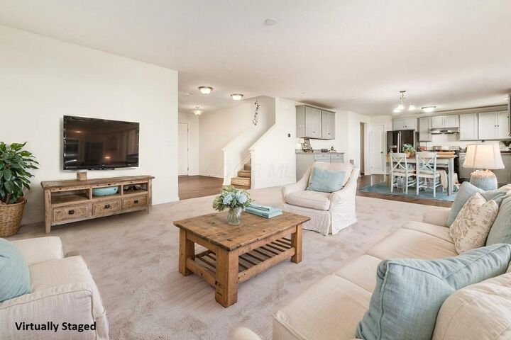 Property Photo: 5937 Seffner Drive OH 43081