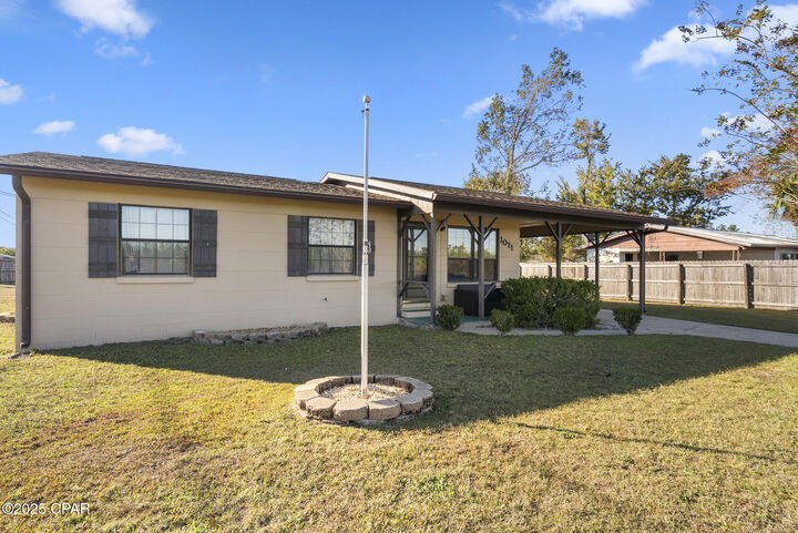 Property Photo: 1011 N Star Avenue FL 32404