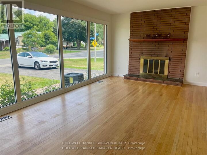 Property Photo: 18 Stinson Avenue ON K2H 6N1