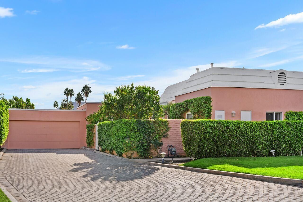 Property Photo: 47212 Marrakesh Drive CA 92260