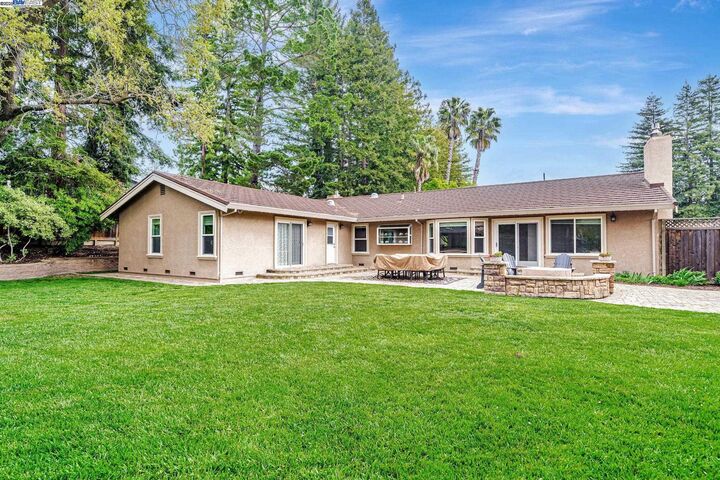 Property Photo: 554 Freitas Rd CA 94526