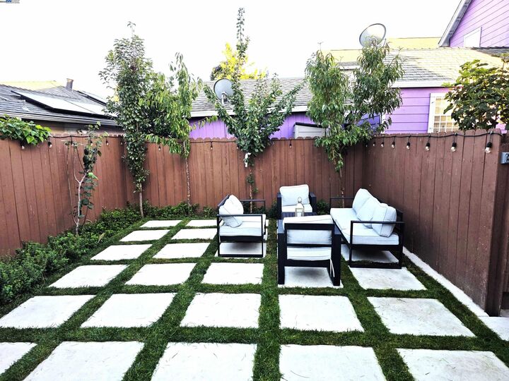 10468 West Court  Oakland CA 94603 photo