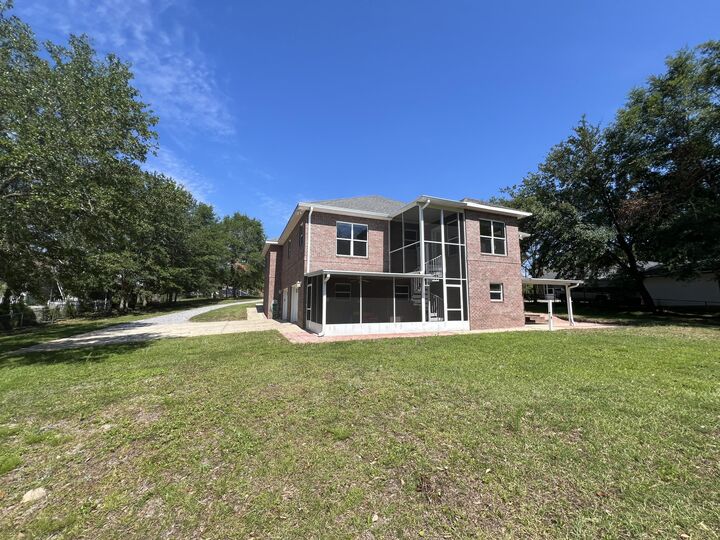 Property Photo:  4801 Meadow Lake Drive  FL 32539 