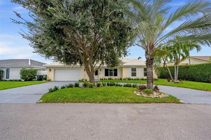 Property Photo: 2810 NE 60th St FL 33308