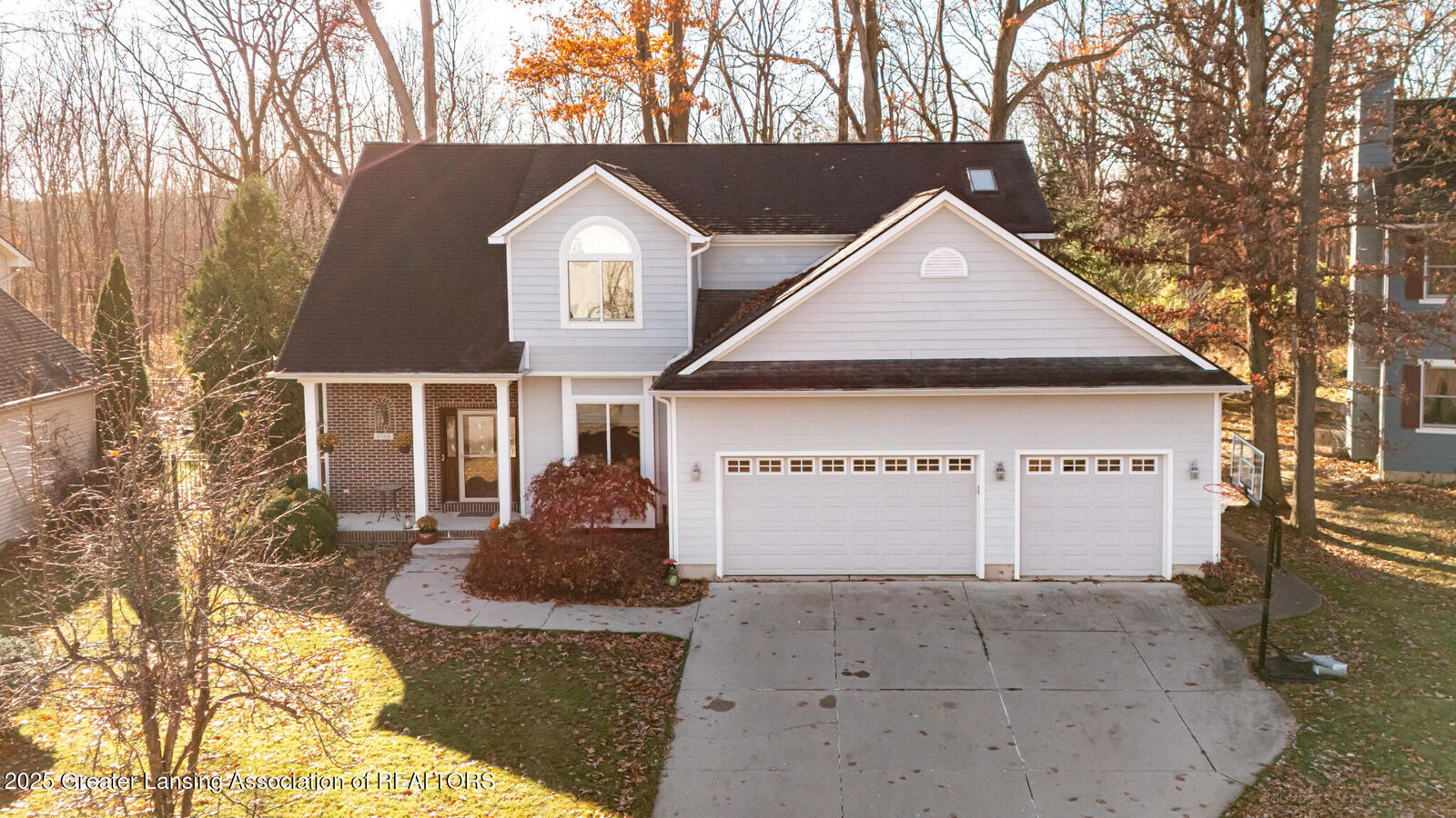 Property Photo:  6708 English Oak Drive  MI 48823 
