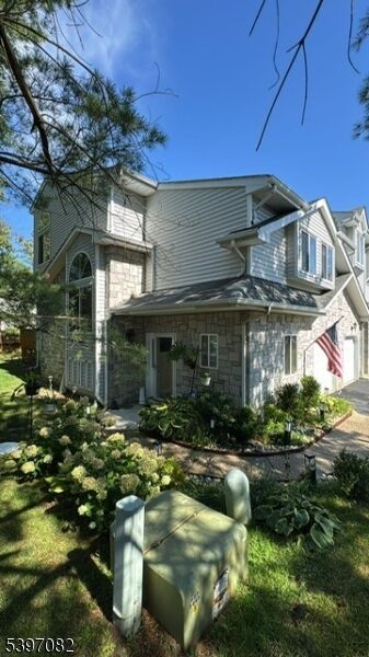 Property Photo:  9 Picaron Pl  NJ 08879 