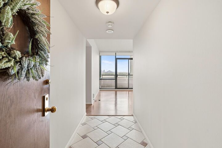 Property Photo:  14 Greenway Plaza 13P  TX 77046 