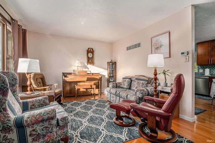 Property Photo: 418 S Wheatland Drive IN 46526-1655