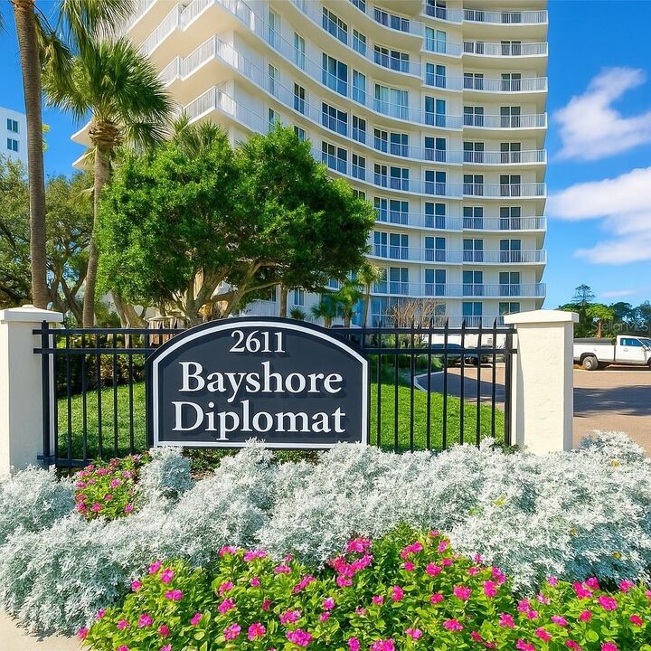 Property Photo:  2611 Bayshore Boulevard 1202  FL 33629 