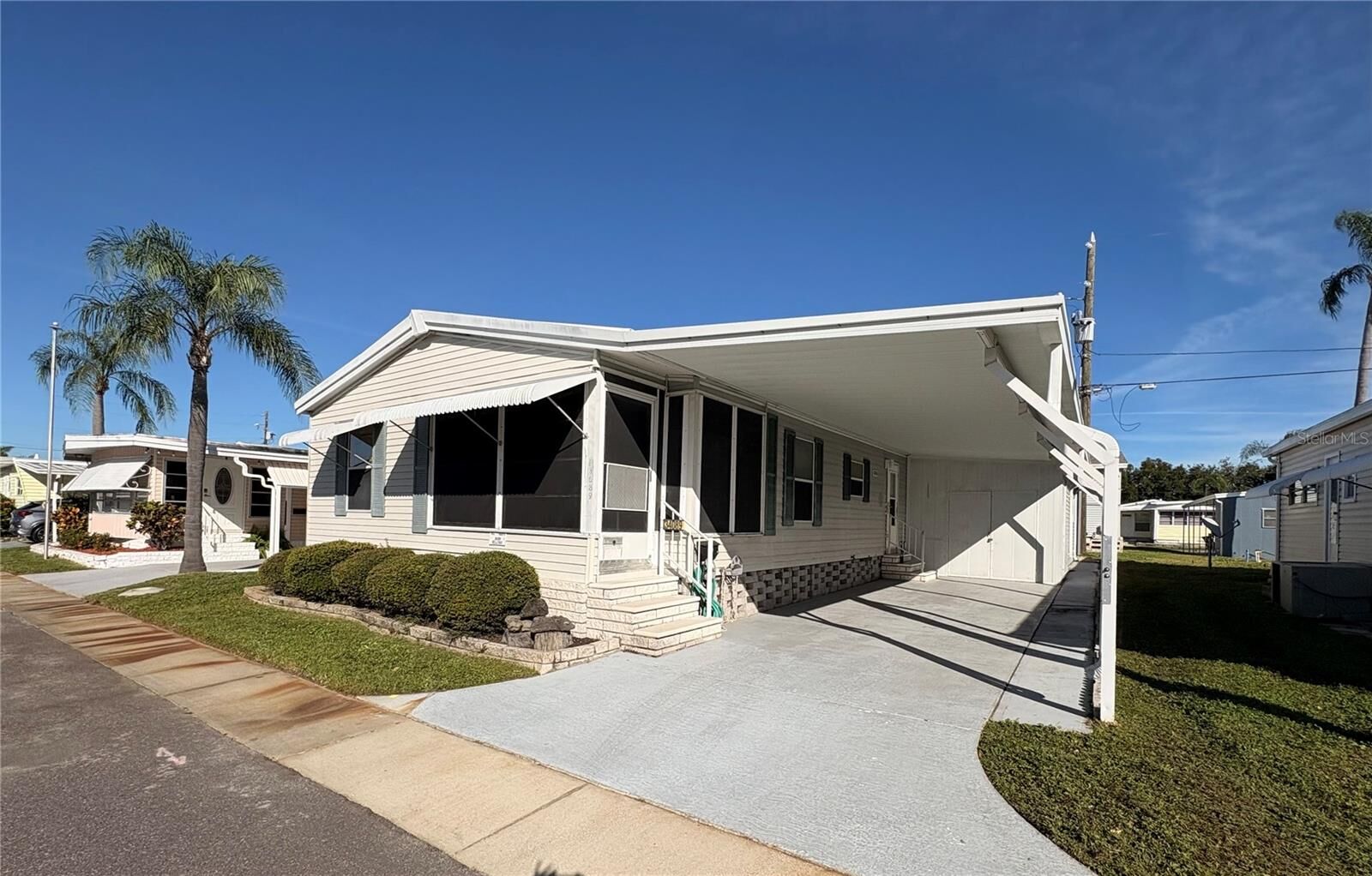 Property Photo:  34089 Alamanda Drive N  FL 33781 