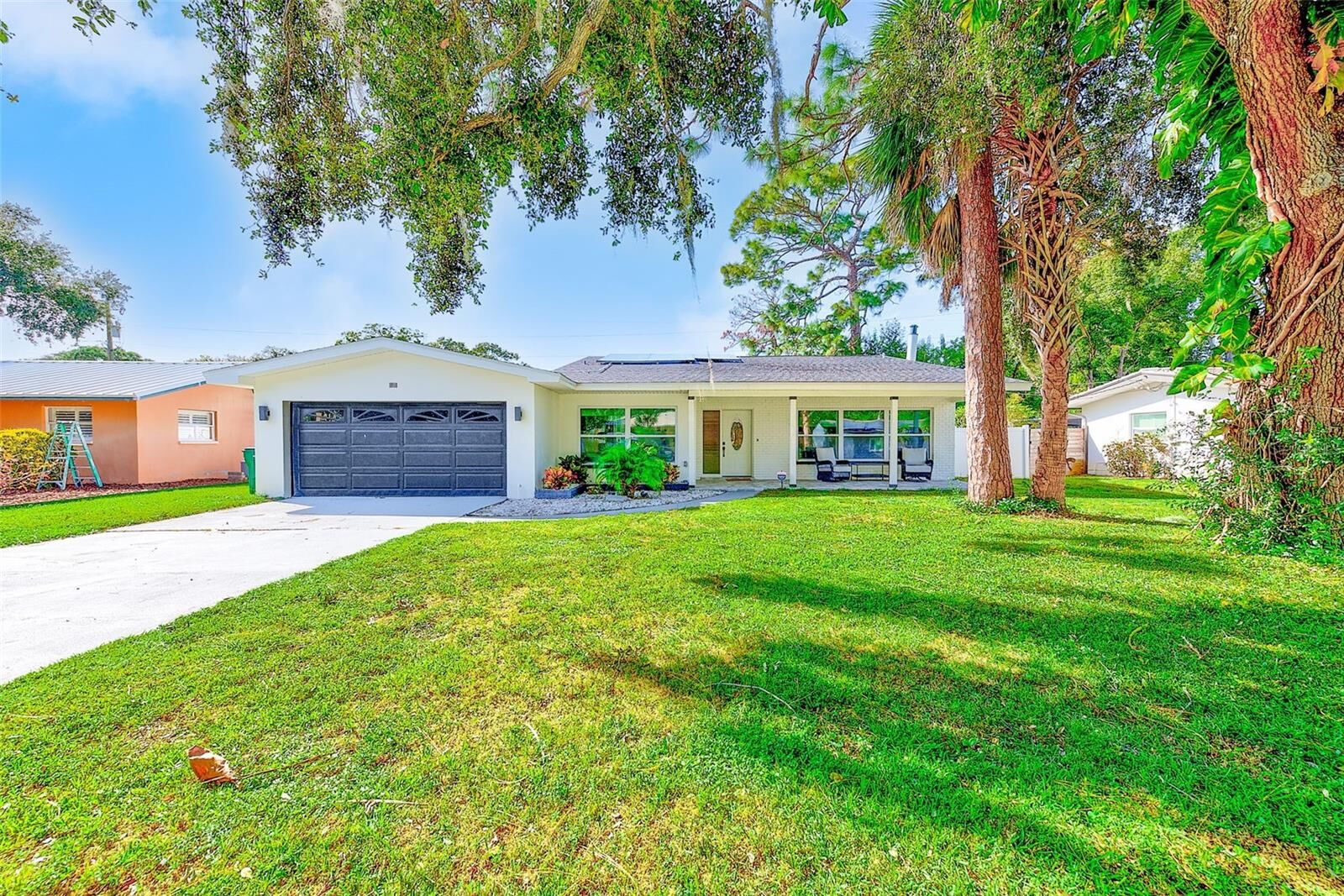 Property Photo:  1016 Sousa Drive  FL 33771 