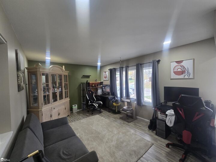 Property Photo:  3139 Red Barn Road  MI 48507 