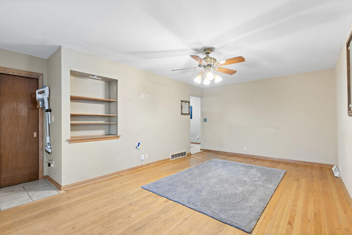 Property Photo:  2423 W Halsey Ave  WI 53221 