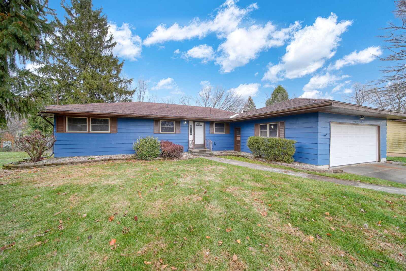 Property Photo:  2539 Dorvin Drive  MI 49201 