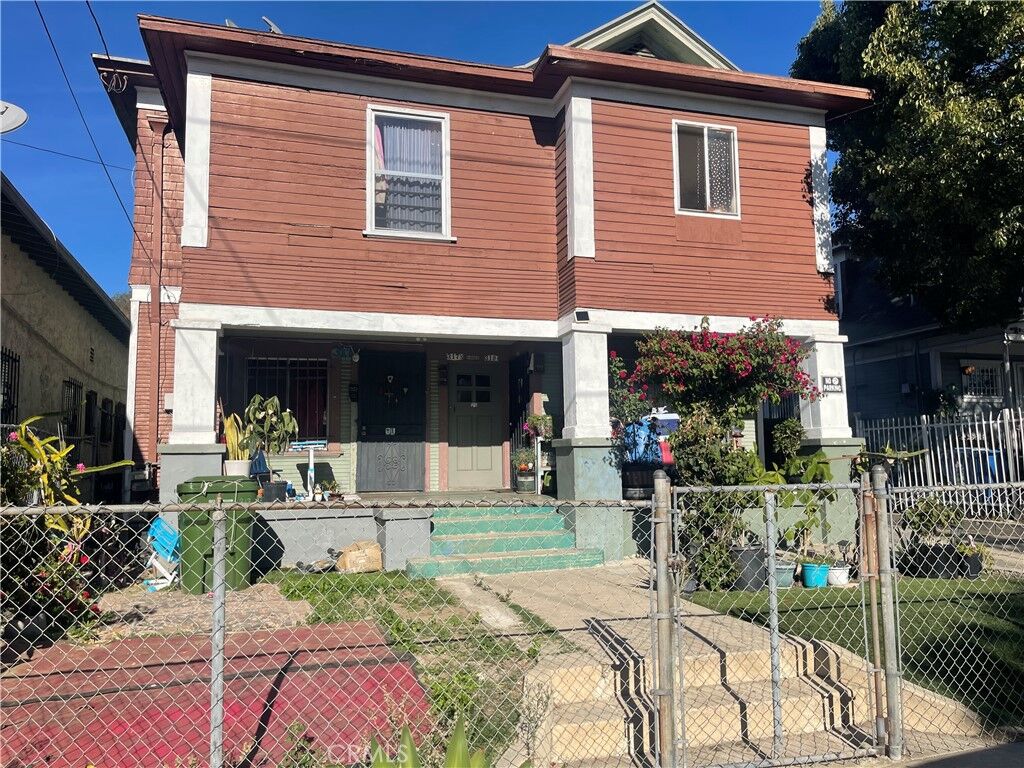 Property Photo:  317 E 36th Street  CA 90011 