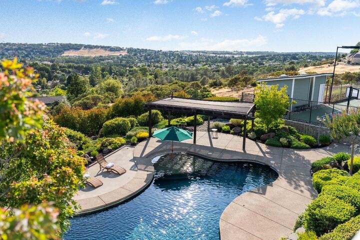 Property Photo: 3400 Woodleigh Lane CA 95682