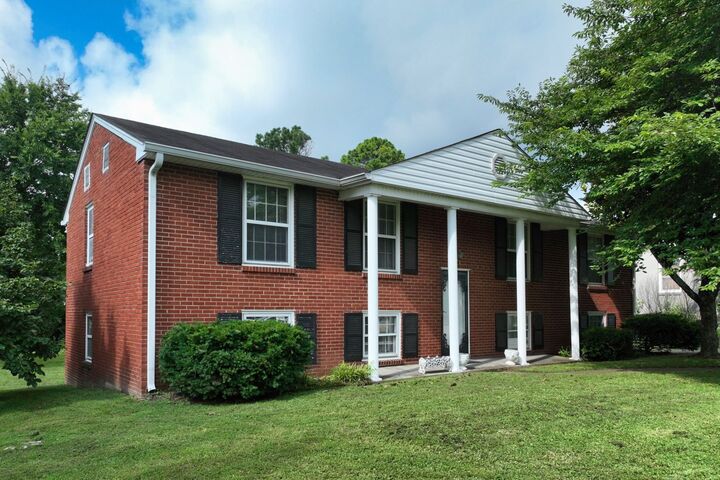 Property Photo: 407 Lynn Dr TN 37211