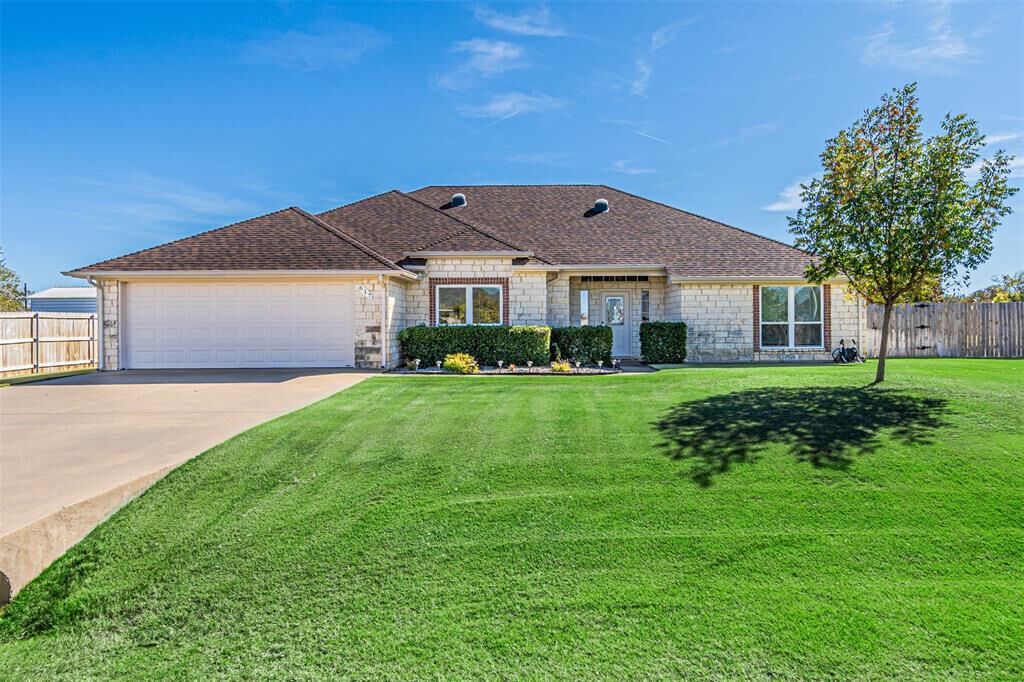 Photo de la propriété:  617 Parker Lane  TX 76048 