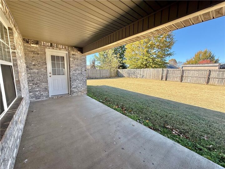 Property Photo: 818 Grant Avenue AR 72753