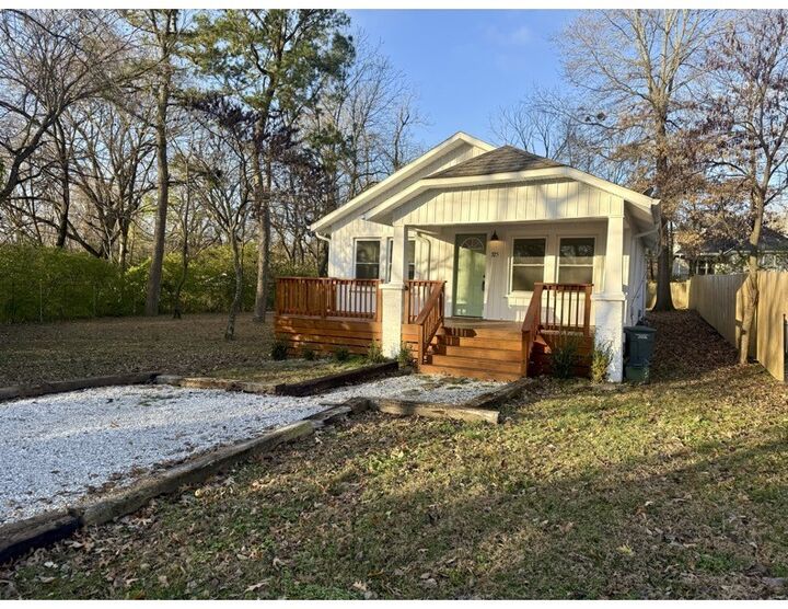 Property Photo: 325 S Washington Avenue AR 72701