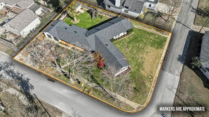 Property Photo:  525 S 6th Street  AR 72756 