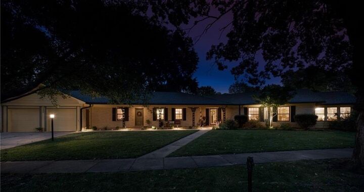 Property Photo: 525 S 6th Street AR 72756