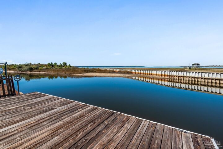 Property Photo: 3240 Quietwater Ln FL 32563