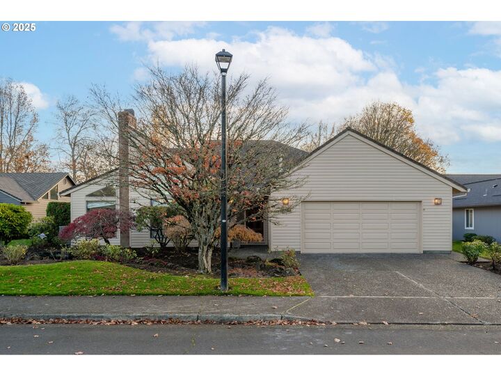 Property Photo: 7104 SW Chapel Ln OR 97223