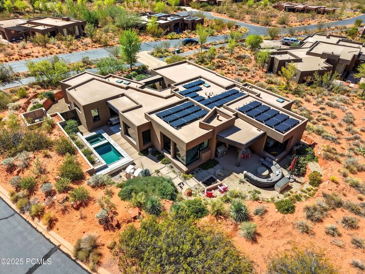 Property Photo: 308 W Mallow Way UT 84738