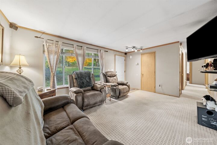 Property Photo: 9310 210th Avenue E WA 98391