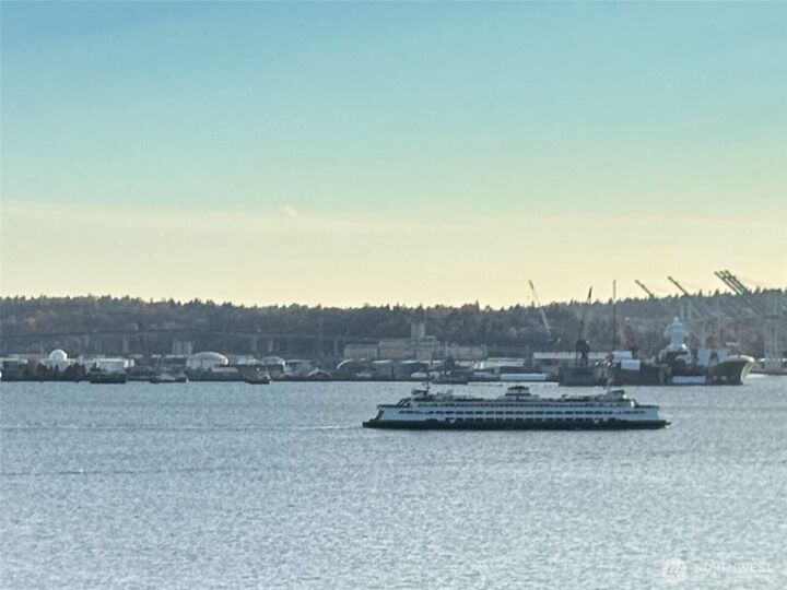 2607  Western Avenue 709  Seattle WA 98121 photo