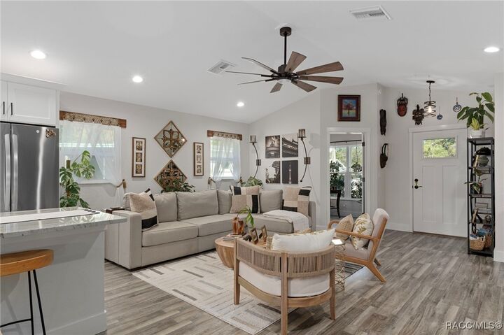 Property Photo: 6690 E Kent Street FL 34452