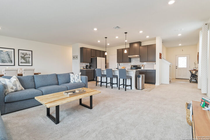 Property Photo:  6611 Runaway Row  TX 78109 