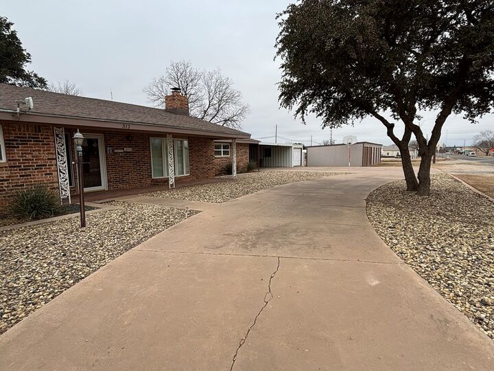 Property Photo:  312 W Main St  TX 76933 