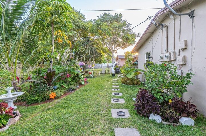 Property Photo:  324 NE 44th St 324  FL 33064 